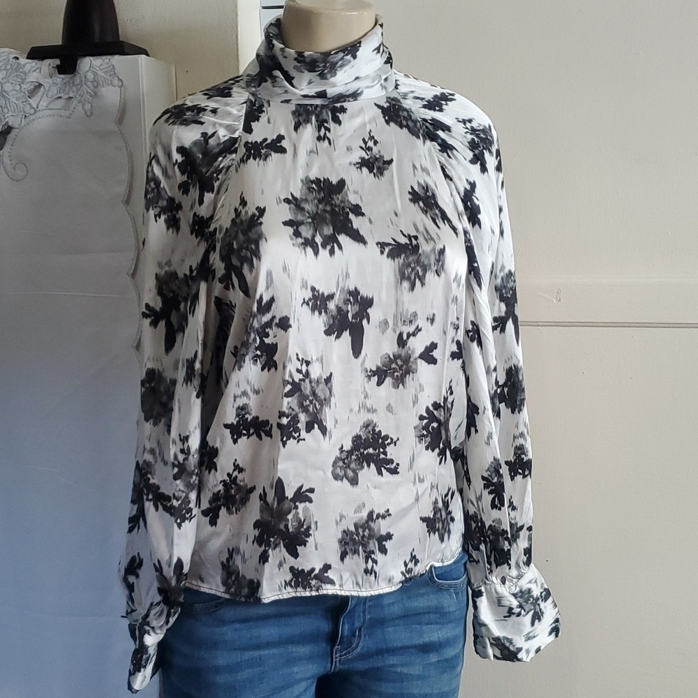 Zara Floral Long Sleeve Pleated Mock Neck Blouse Black White Silk Size L